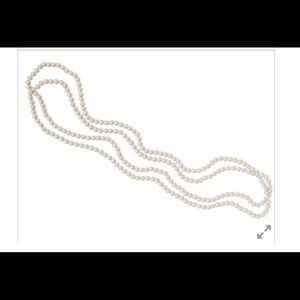 Opening night faux pearl necklace